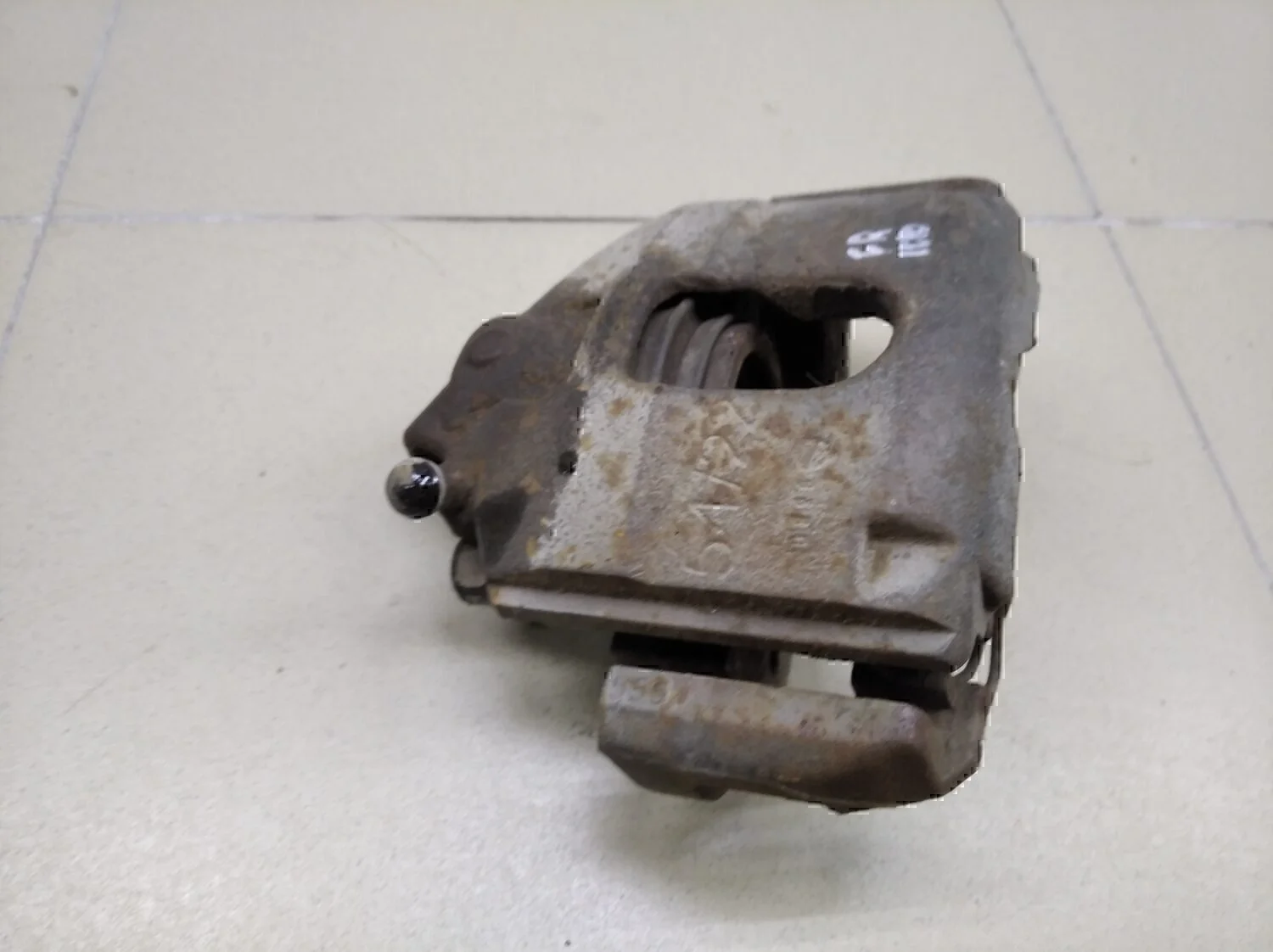 Суппорт передний правый Fiesta 1995-2000