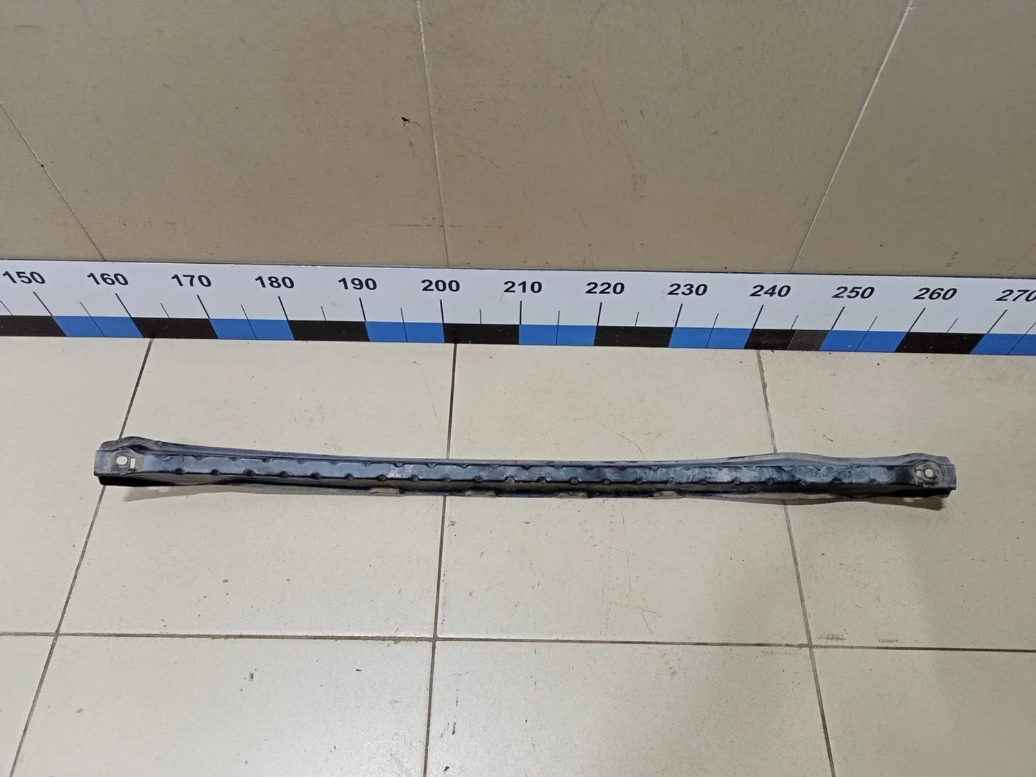 Усилитель переднего бампера Tiguan 2011-2016