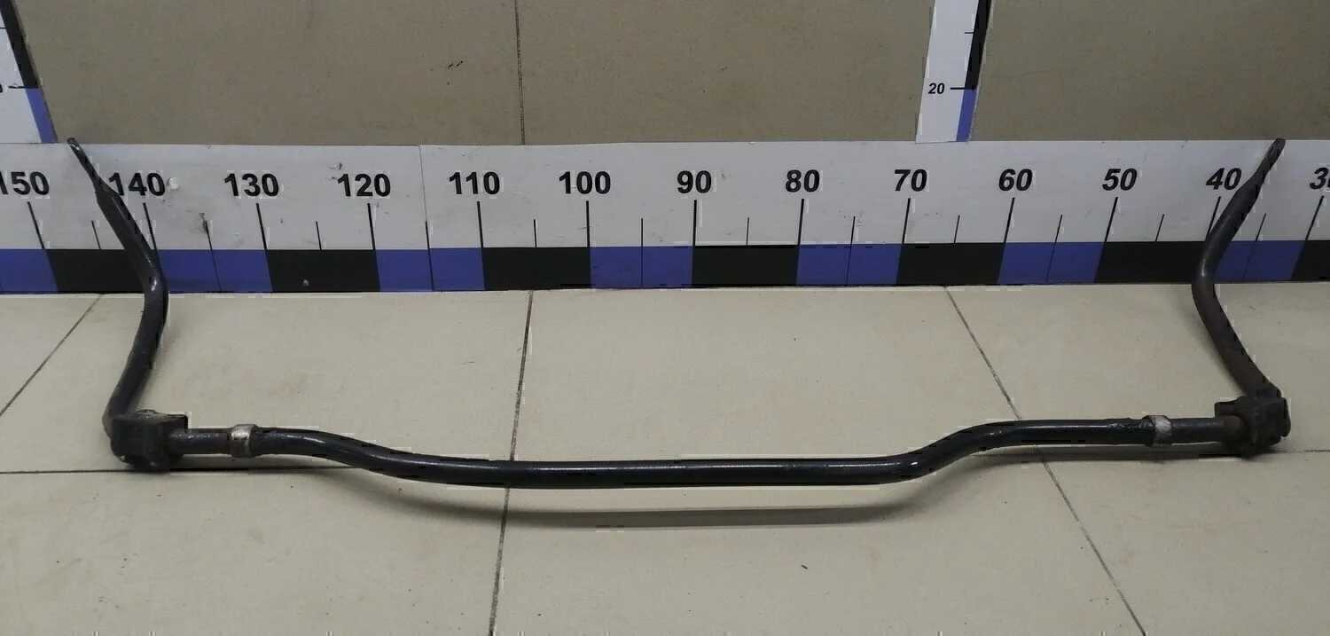 Стабилизатор задний Avensis II 2003-2008