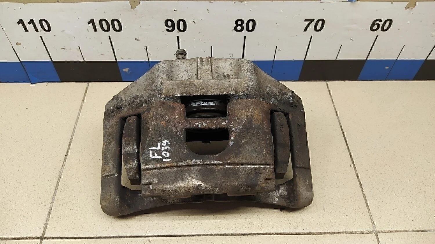 Суппорт передний левый A4 [B7] 2005-2007