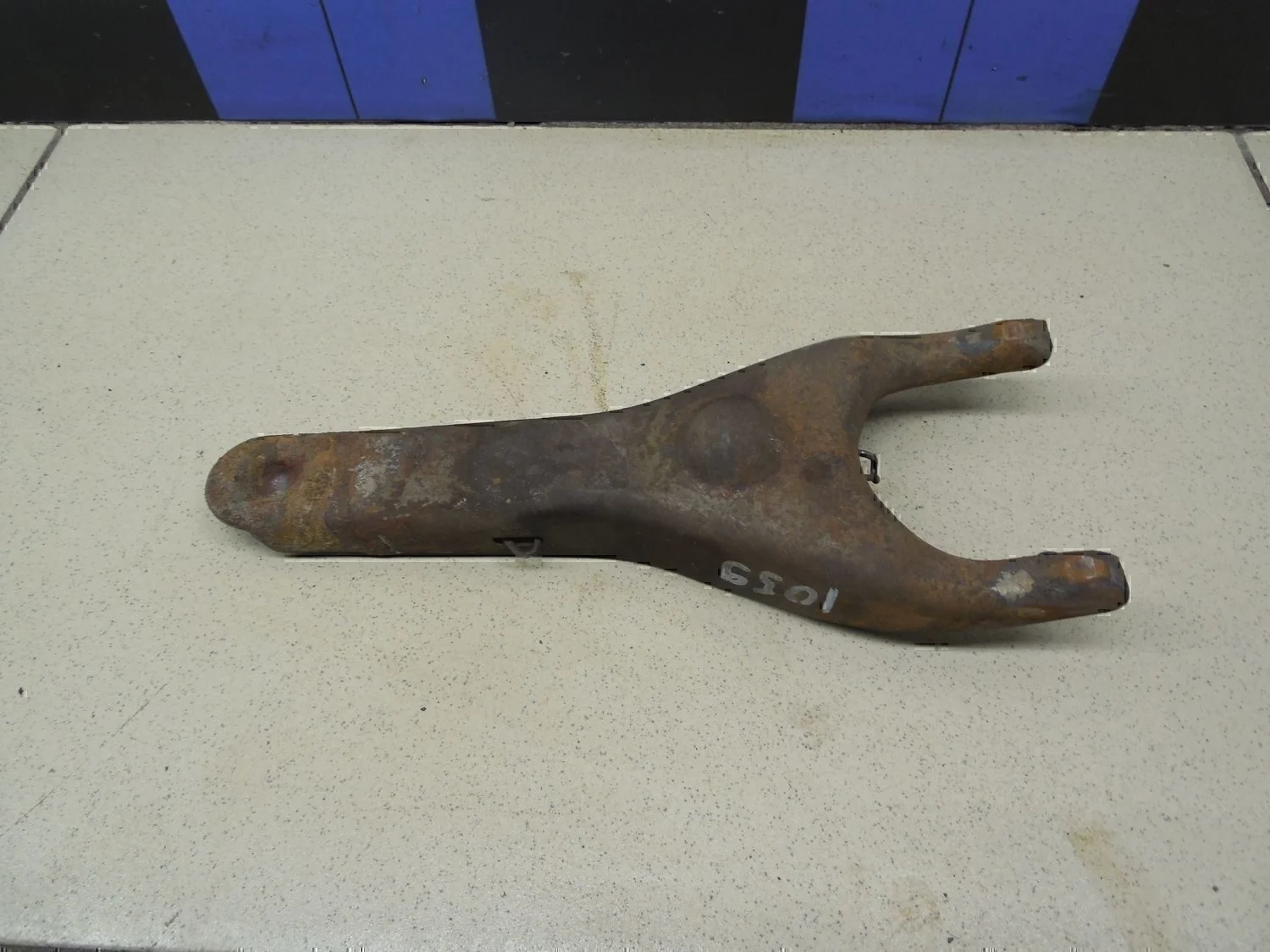 Вилка сцепления Avensis II 2003-2008