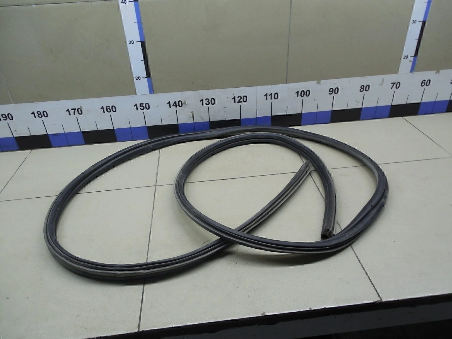 Уплотнитель багажника Fusion 2002-2012