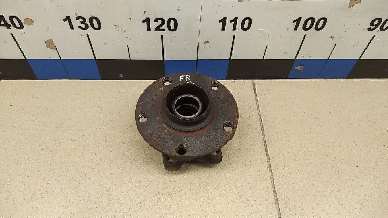 Ступица правая A6 [C5] 1997-2004