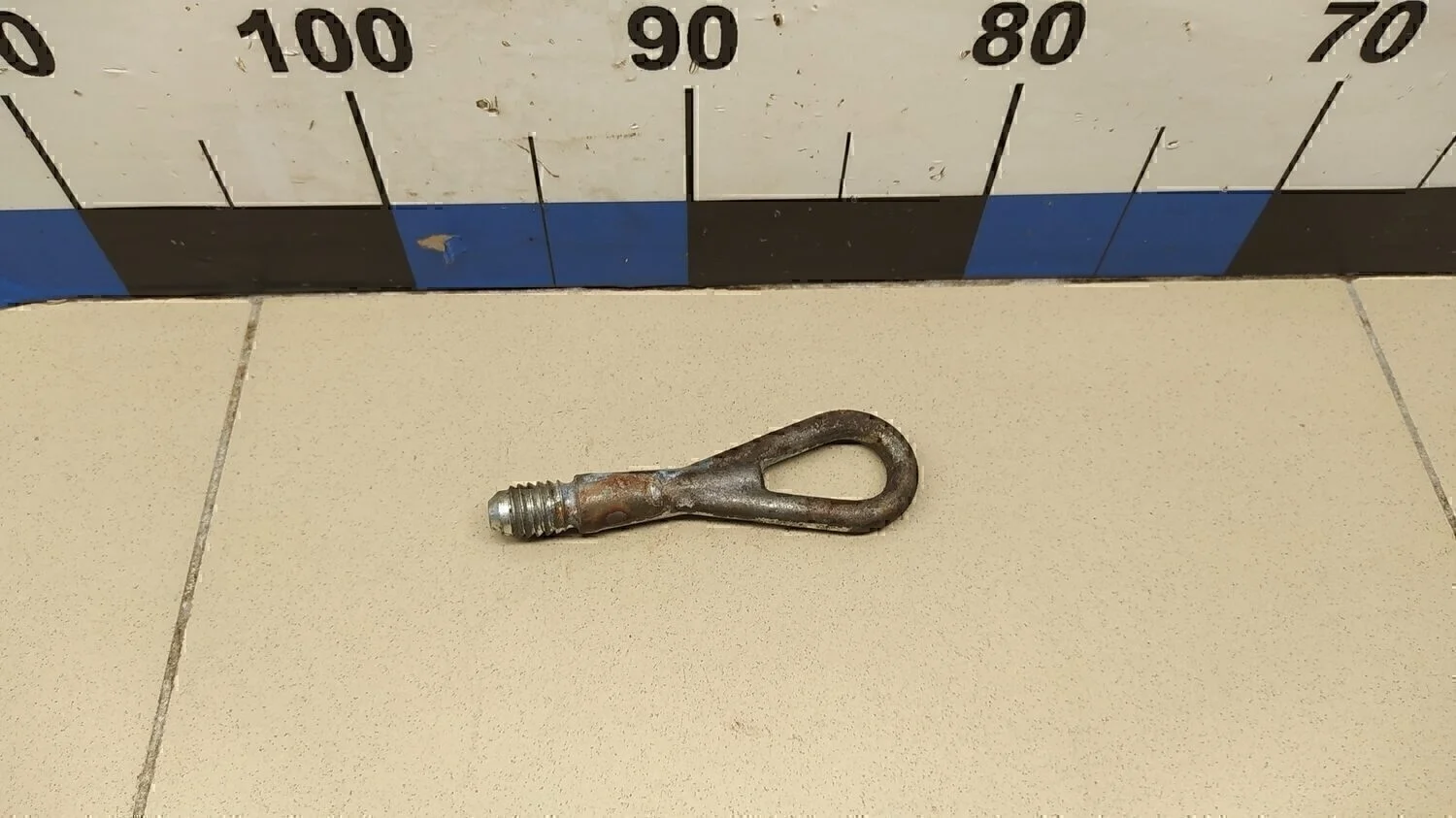 Крюк буксировочный  A4 [B6] 2000-2004