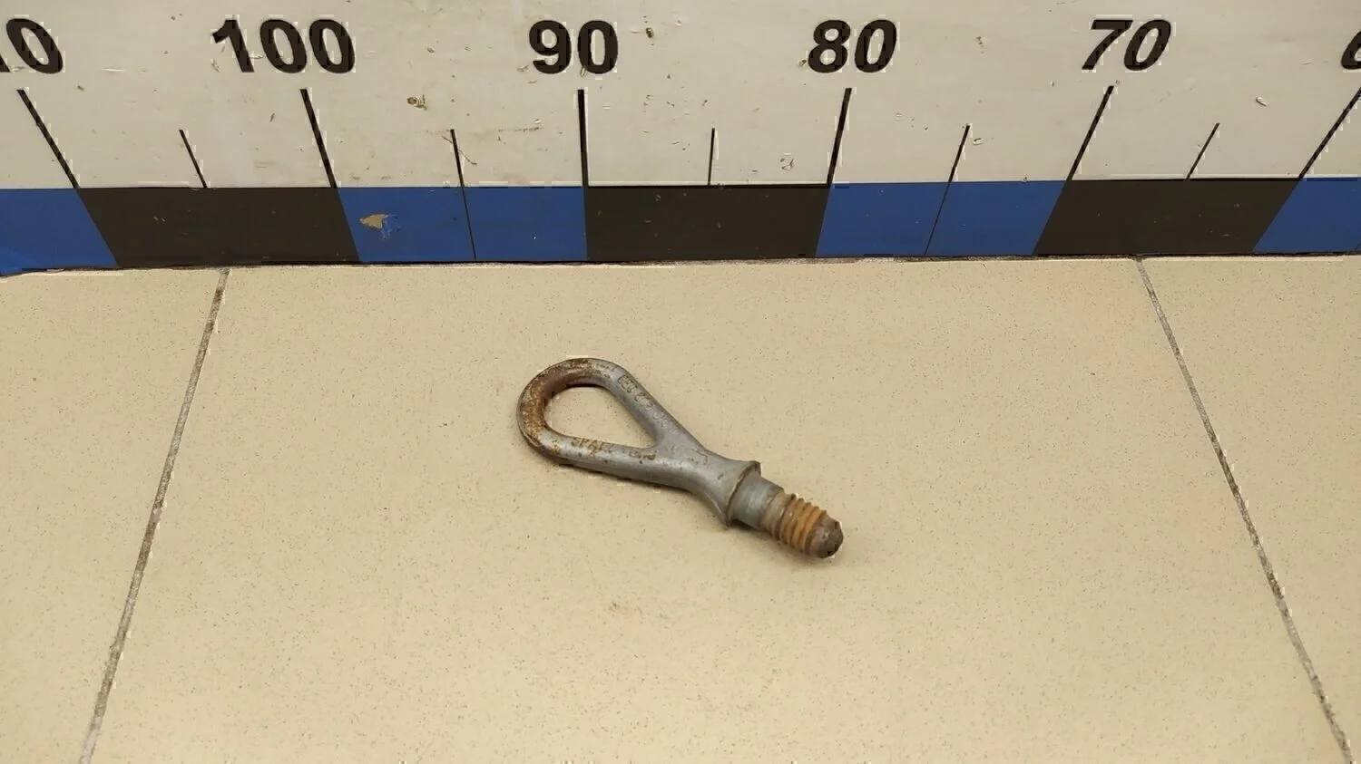 Крюк буксировочный  A4 [B6] 2000-2004