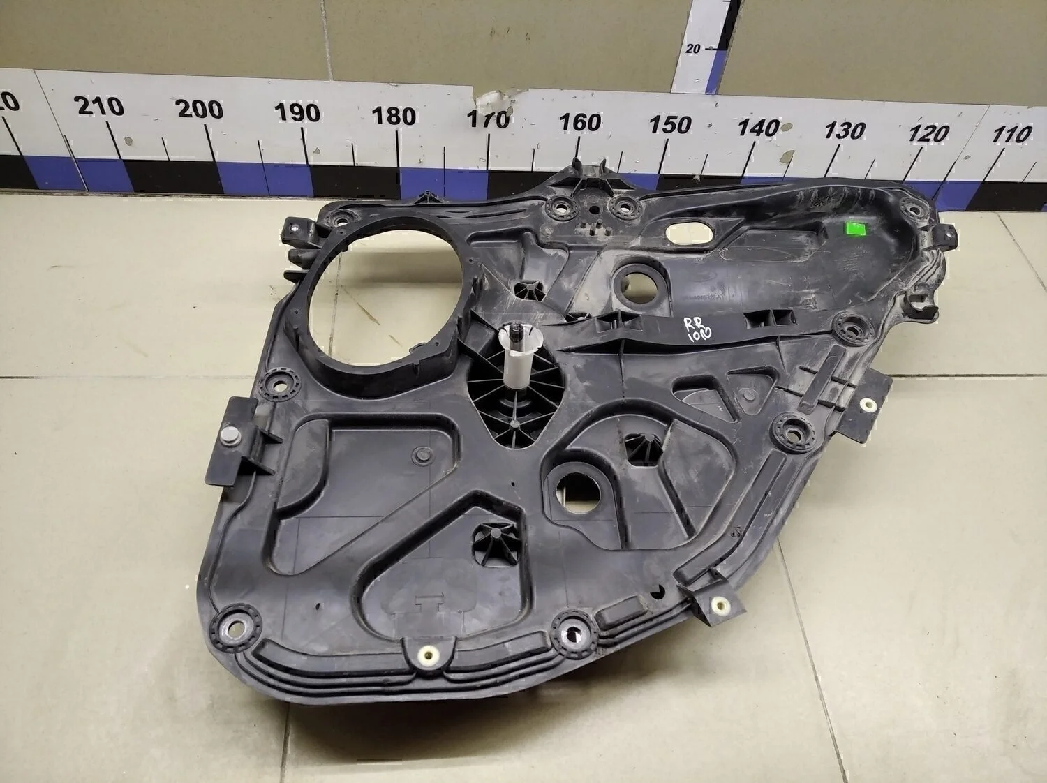 Крепеж стеклоподъемника Fusion 2002-2012
