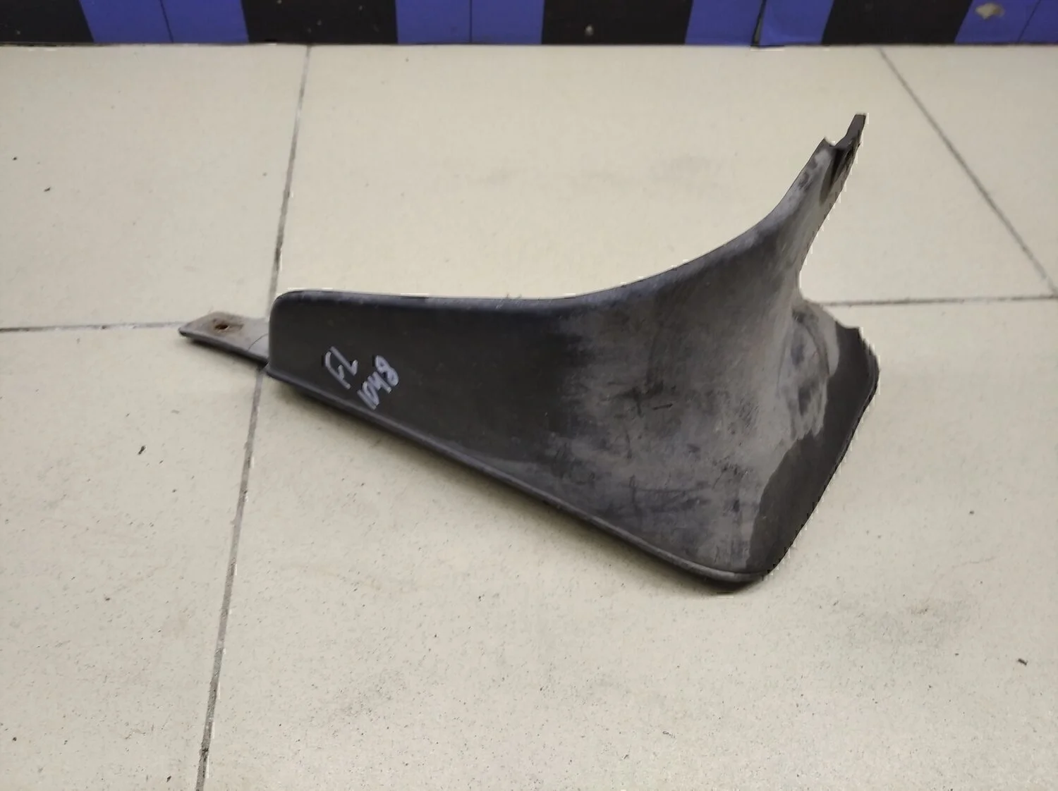 Брызговик передний левый Corolla E15 2006-2013