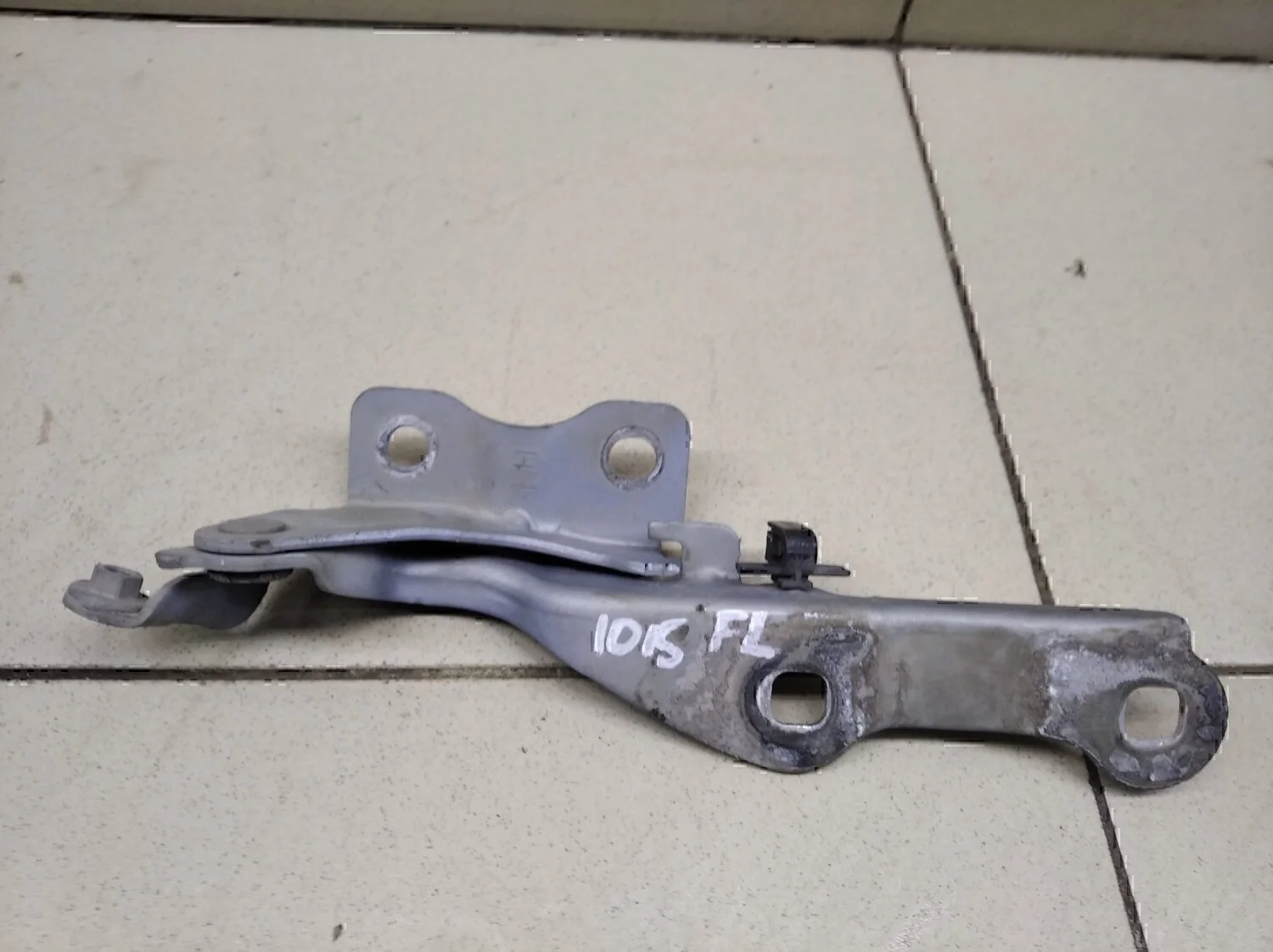 Петля капота левая Cruze 2009-2016