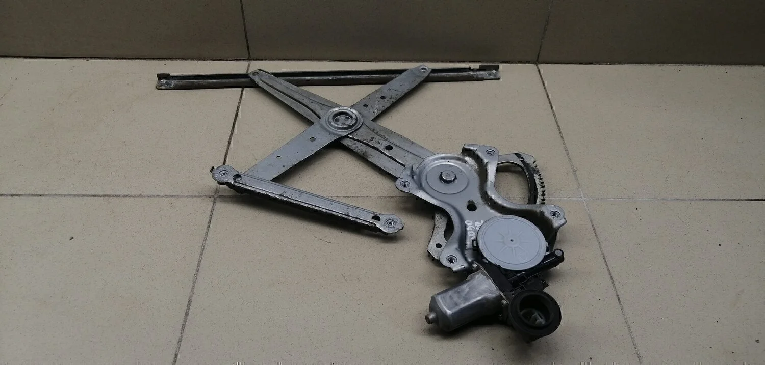 Стеклоподъемник электр. передний правый Corolla E15 2006-2013