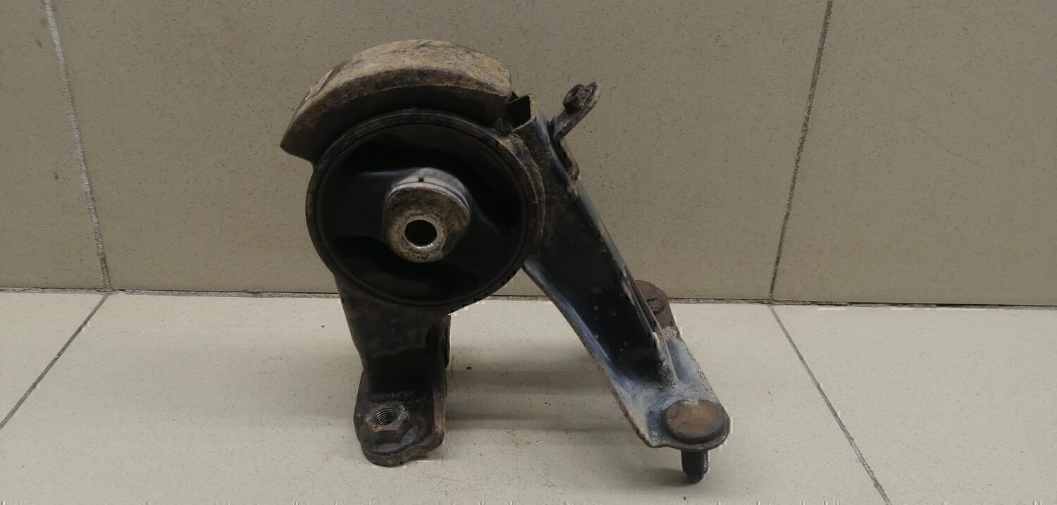 Опора двигателя задняя Corolla E15 2006-2013