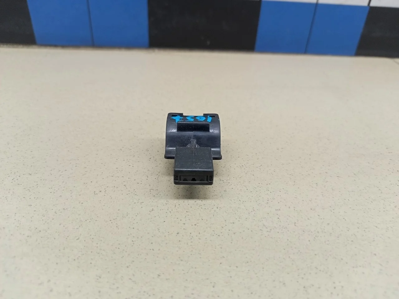 Форсунка омывателя лобового стекла Corolla E18 2013>