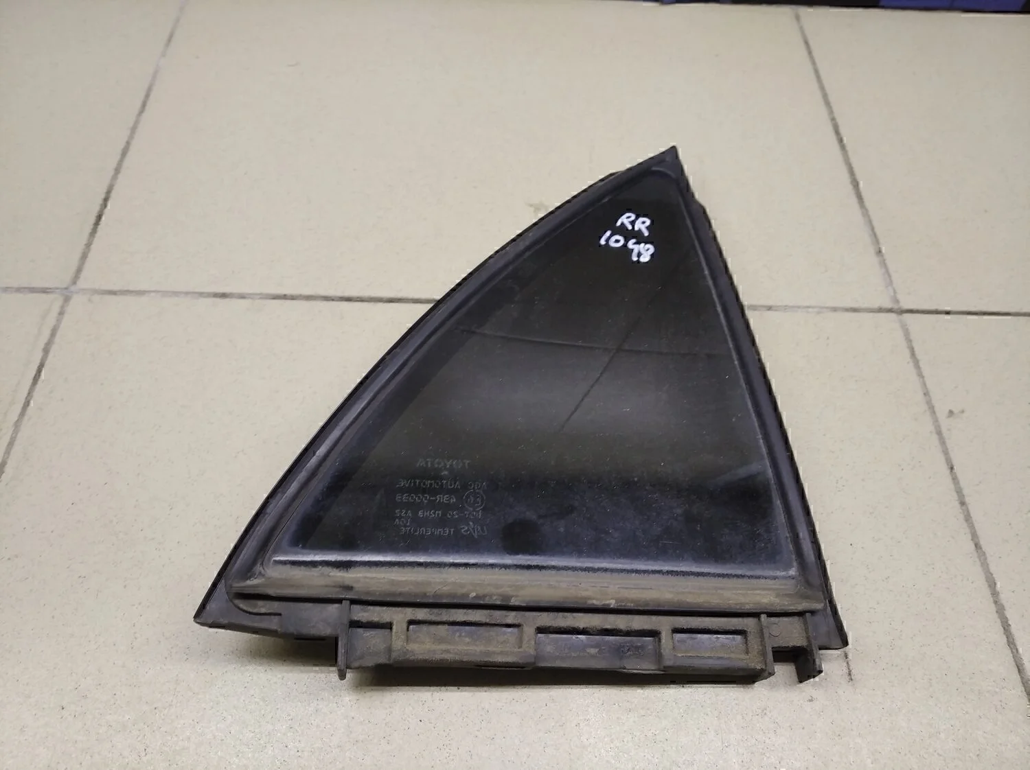 Стекло двери задней правой (форточка) Corolla E15 2006-2013