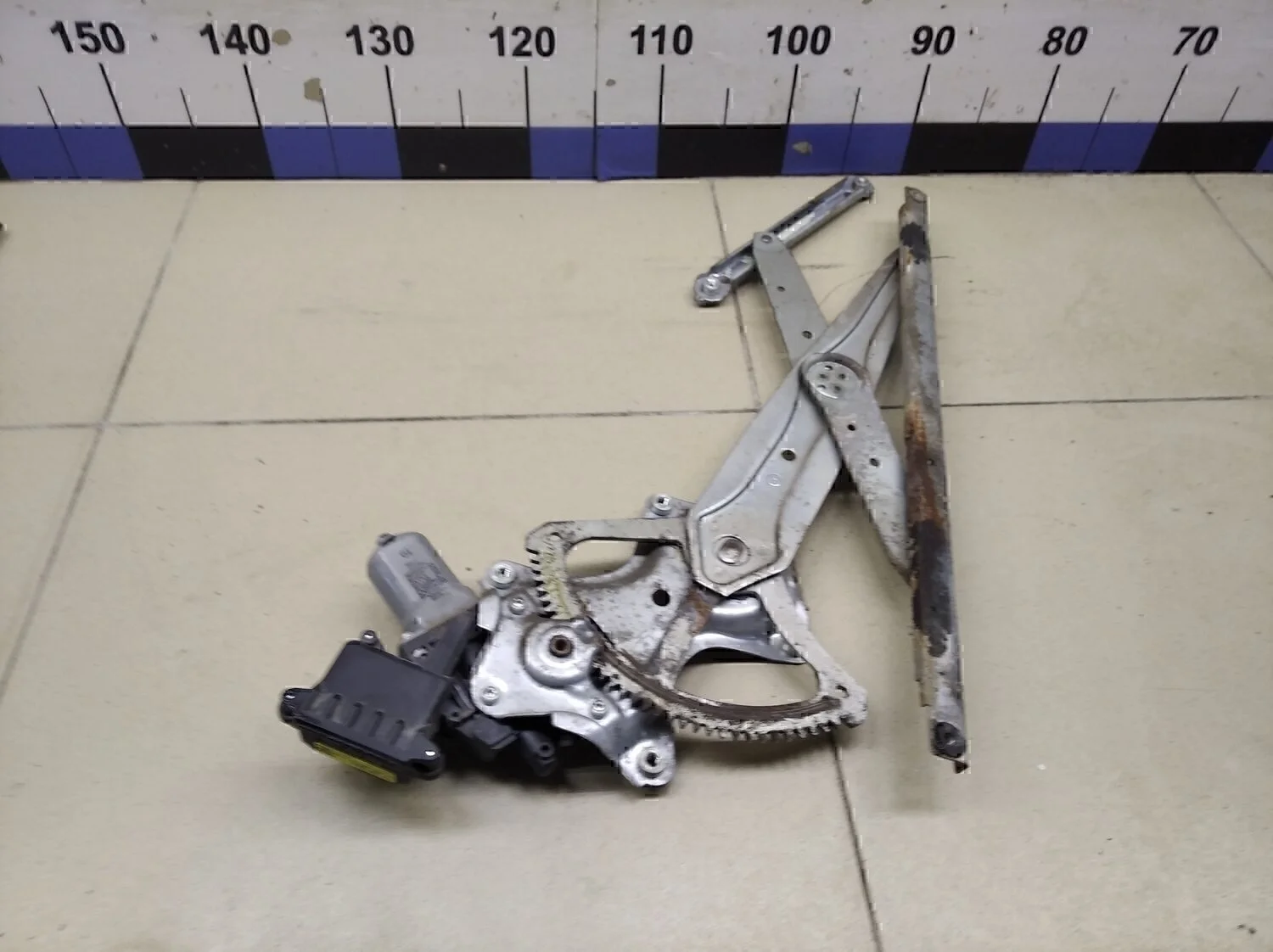 Стеклоподъемник электр. передний левый Corolla E15 2006-2013