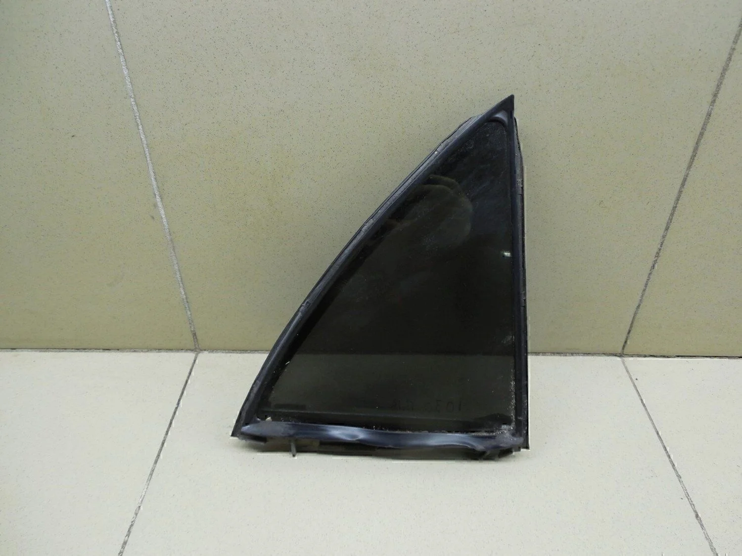 Стекло двери задней правой (форточка) Corolla E15 2006-2013