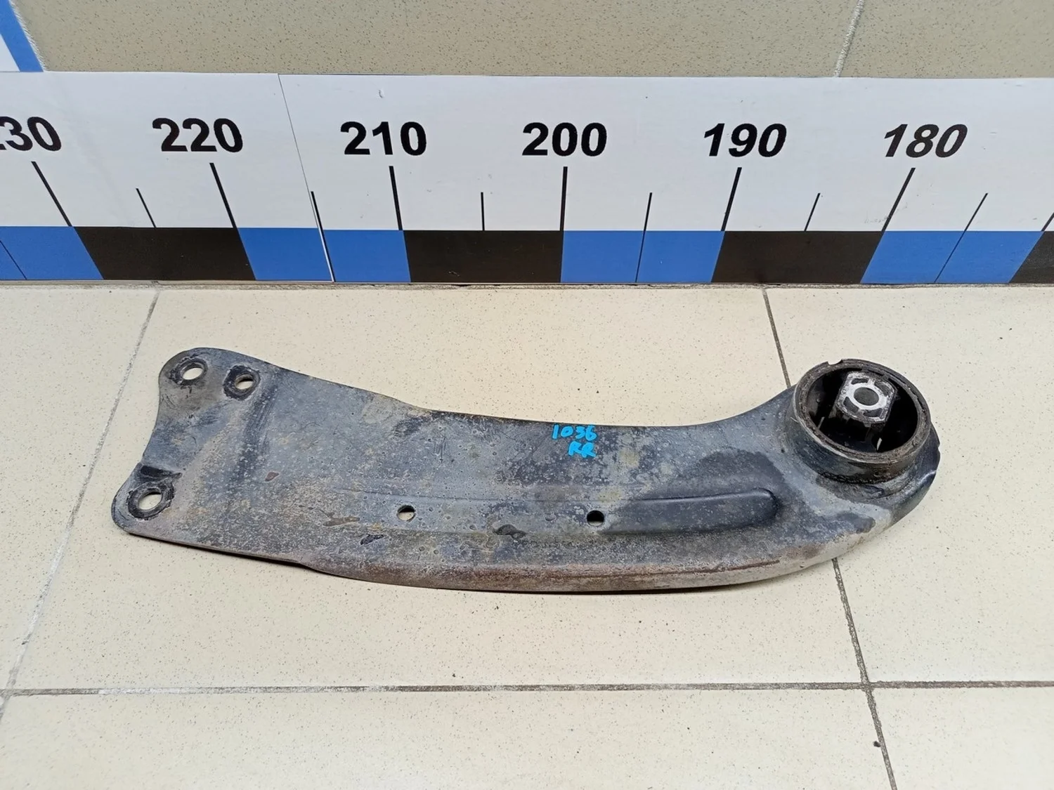 Рычаг задний продольный правый Passat [B6] 2005-2010