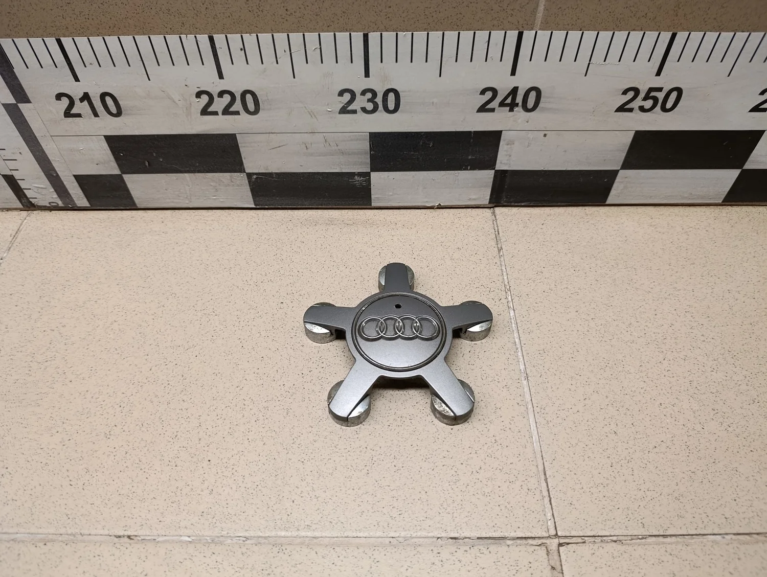 Колпак декор. легкосплавного диска A6 [C6,4F] 2005-2011