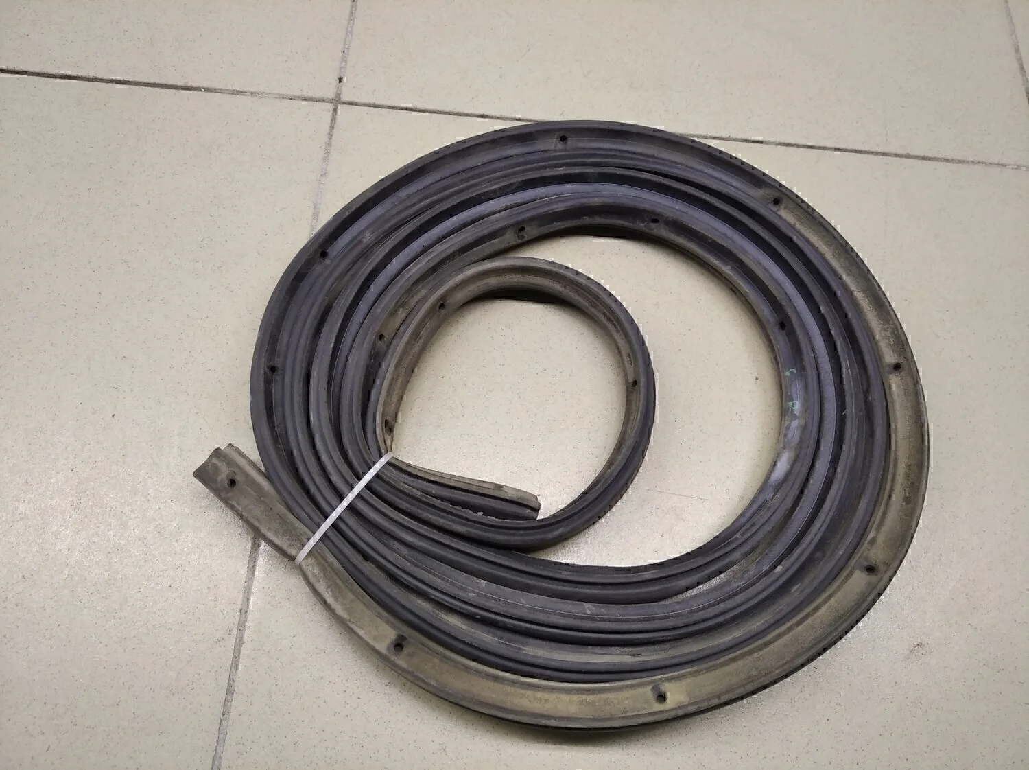 Уплотнитель (внутри) Fusion 2002-2012