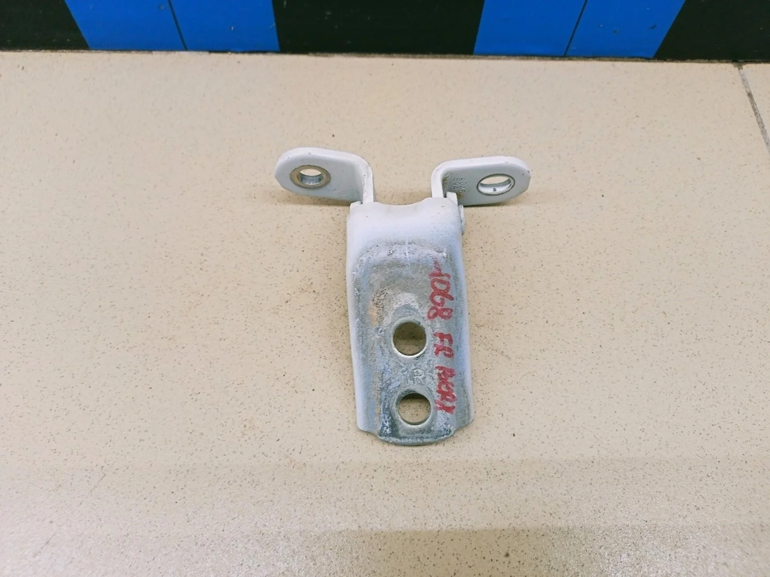 Петля двери передней правой верхняя Camry XV40 2006-2011