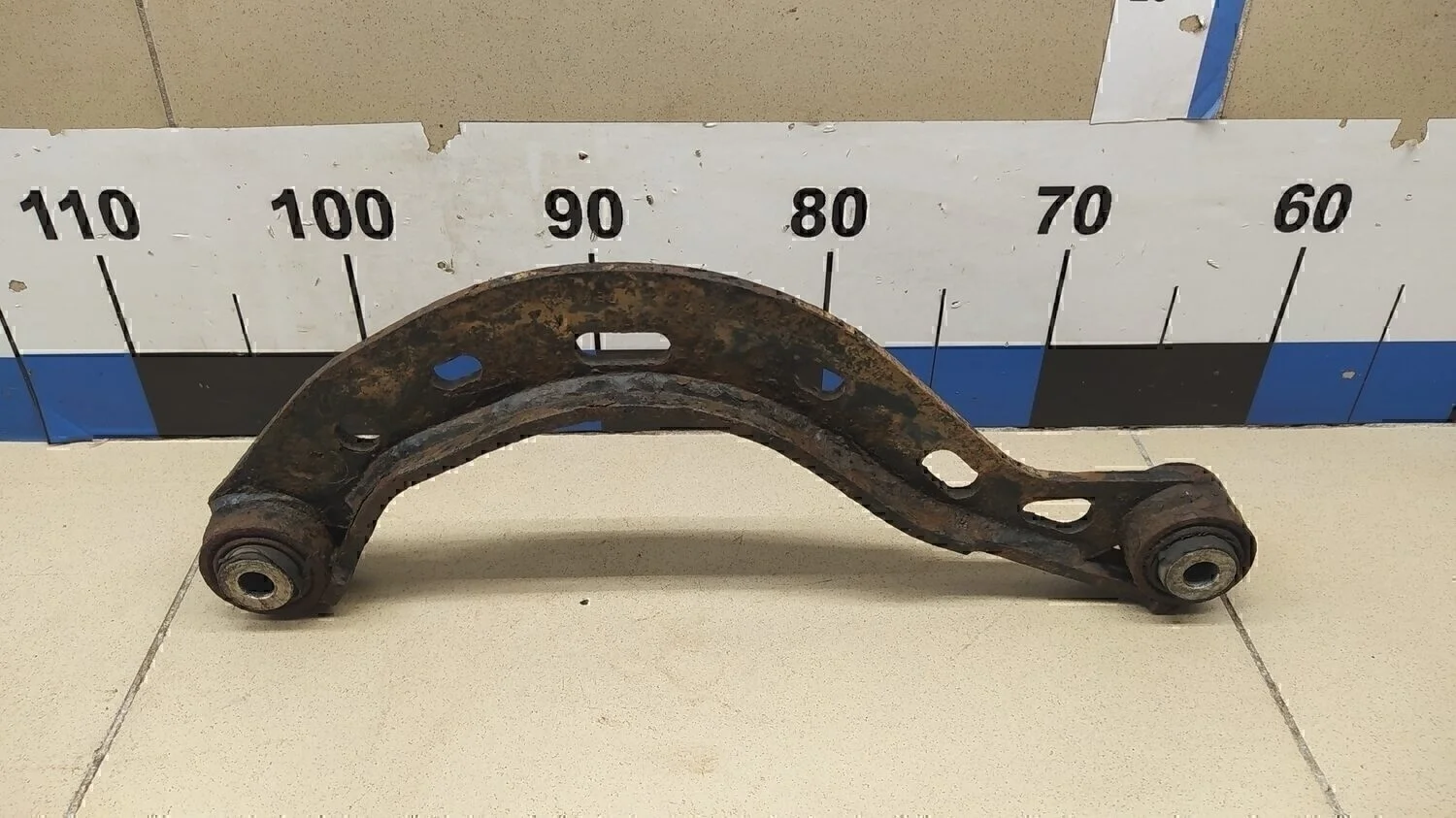 Рычаг задний верхний правый A6 [C5] 1997-2004