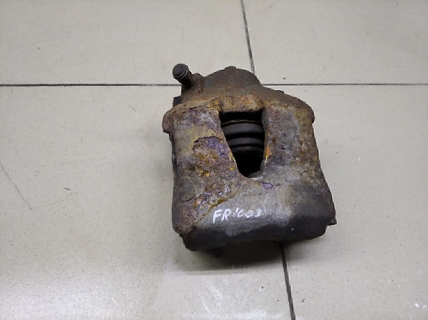 Суппорт передний правый A3 (8L1) 1996-2003