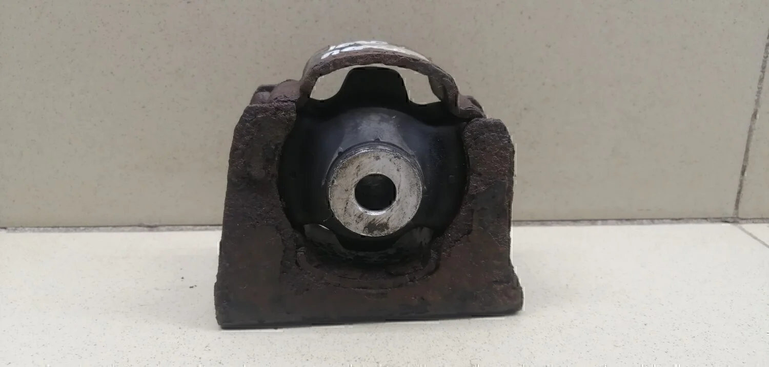 Опора двигателя передняя Corolla E15 2006-2013