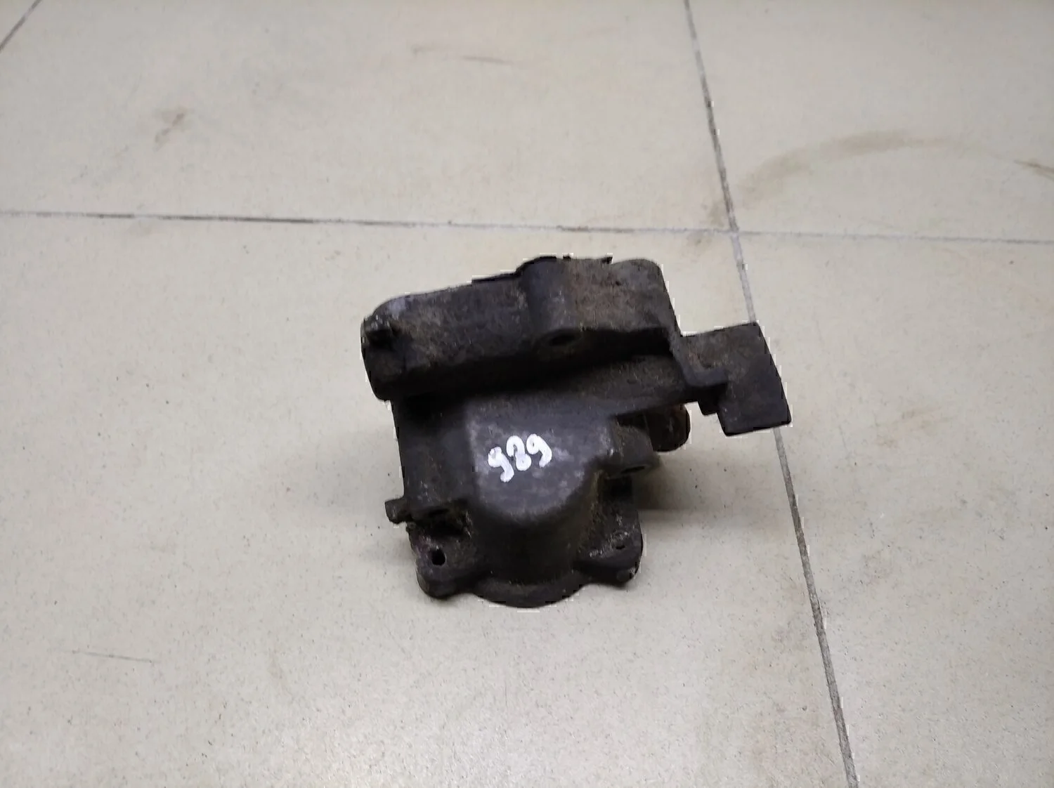 Корпус термостата Clio/Symbol 1998-2008