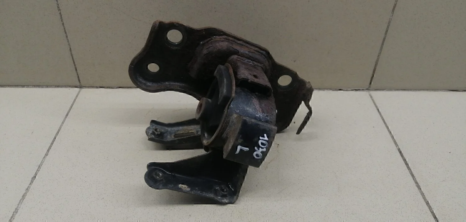 Опора КПП левая Corolla E15 2006-2013