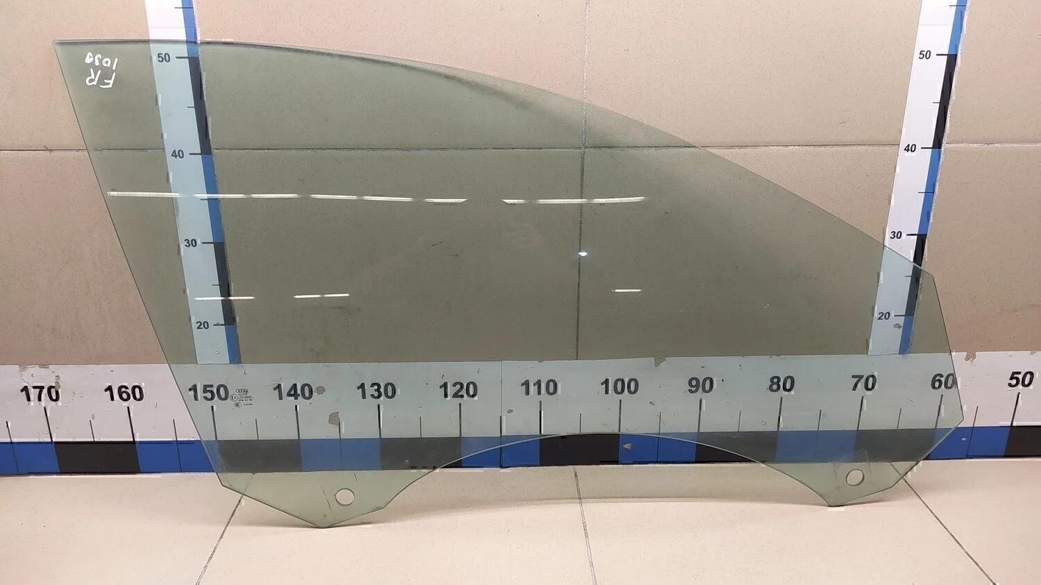 Стекло двери передней правой A6 [C6,4F] 2005-2011