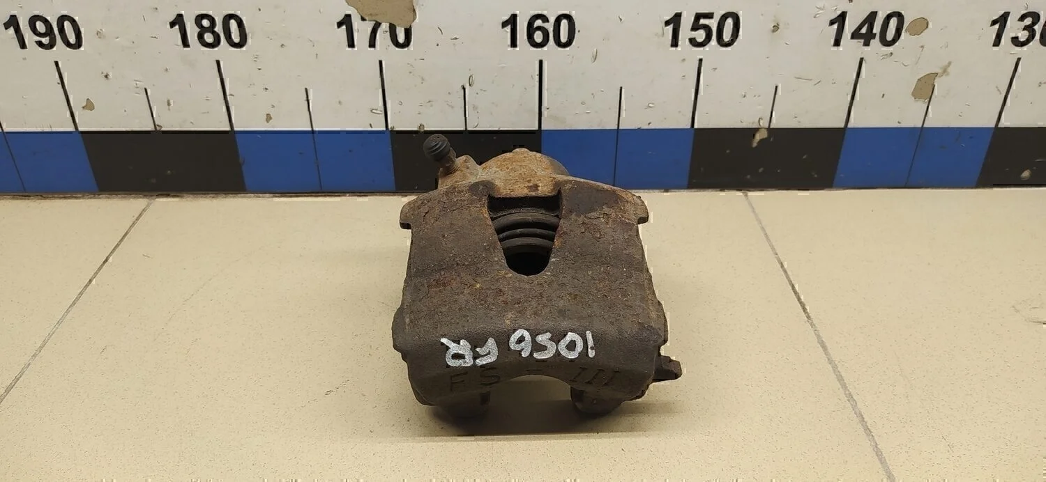 Суппорт передний правый A3 (8L1) 1996-2003