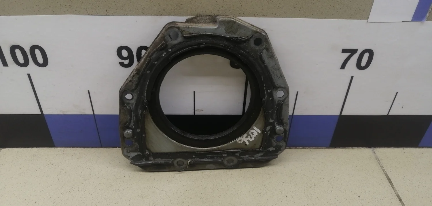 Крышка коленвала задняя  Passat [B6] 2005-2010