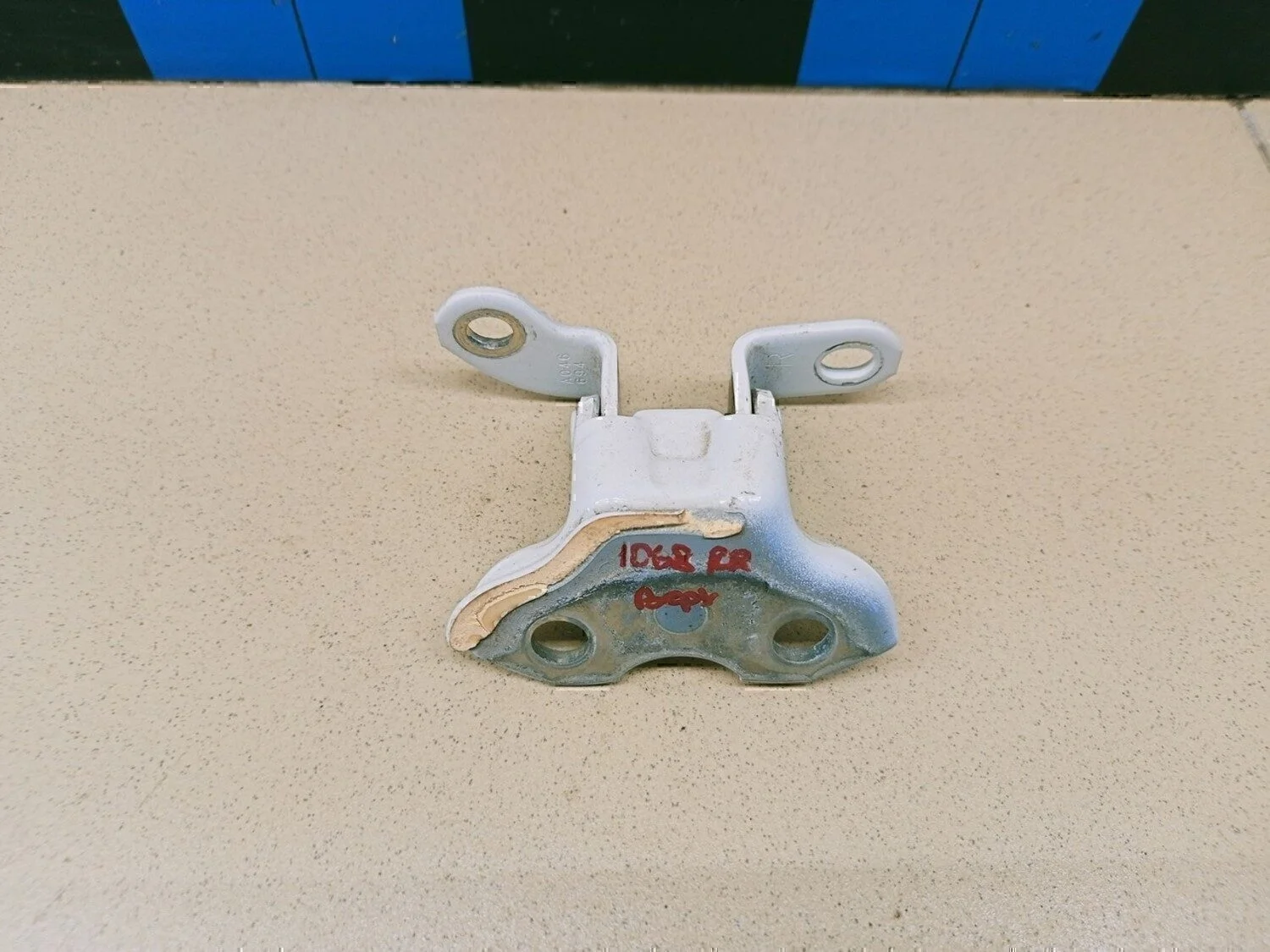 Петля двери задней правой верхняя Avensis II 2003-2008