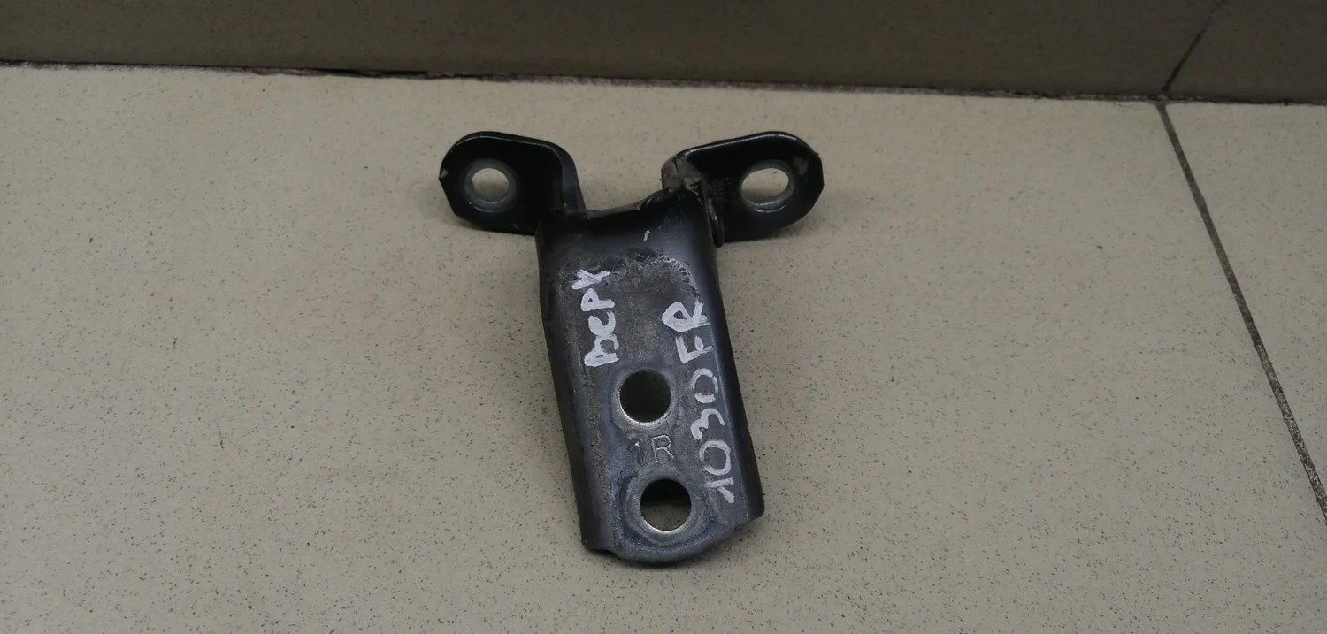 Петля двери передней правой верхняя Camry XV40 2006-2011