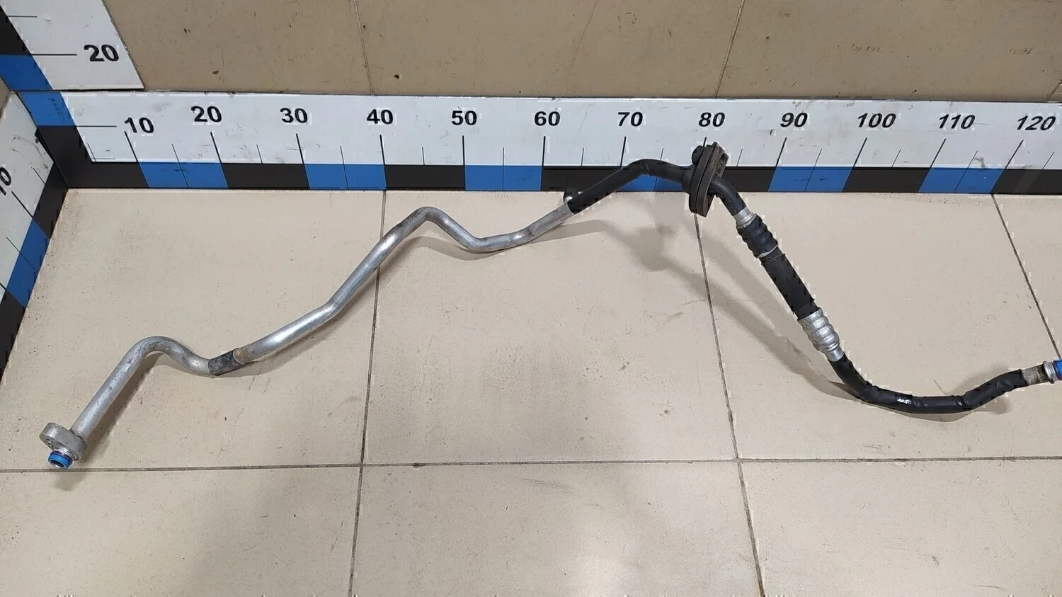 Трубка кондиционера A6 [C6,4F] 2005-2011