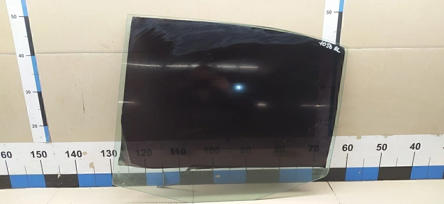 Стекло двери задней левой Octavia (A4 1U-) 2000-2011