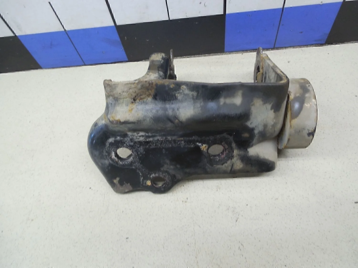 Кронштейн двигателя задний Corolla E15 2006-2013