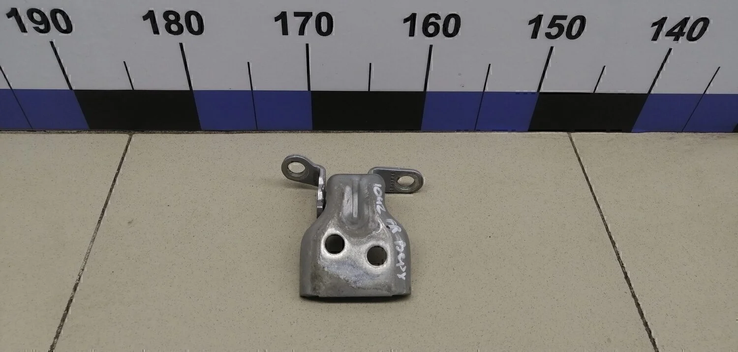 Петля двери передней правой верхняя Fusion 2002-2012