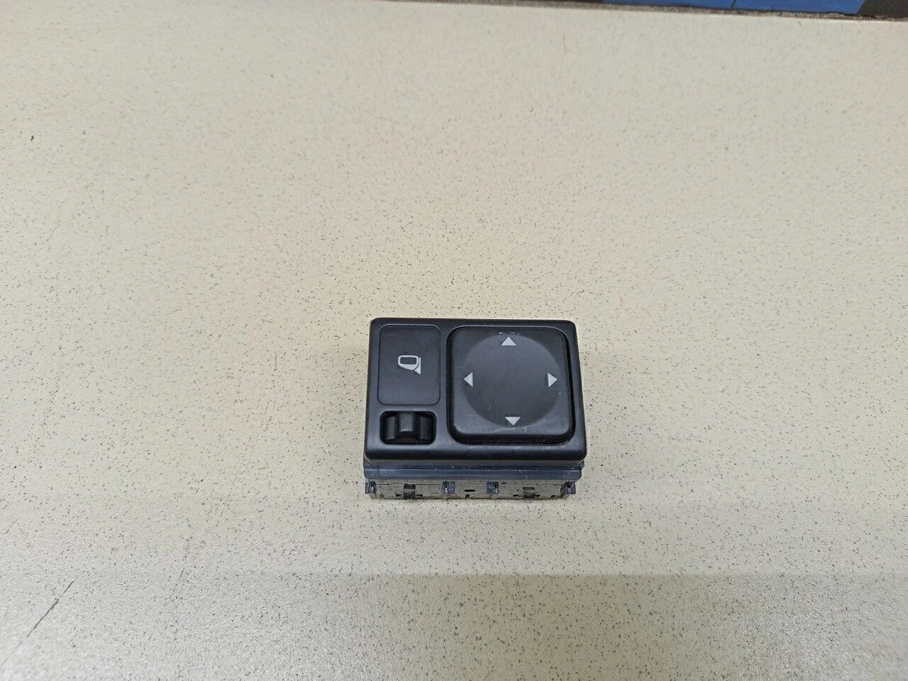 Переключатель регулировки зеркала Juke (F15) 2011>