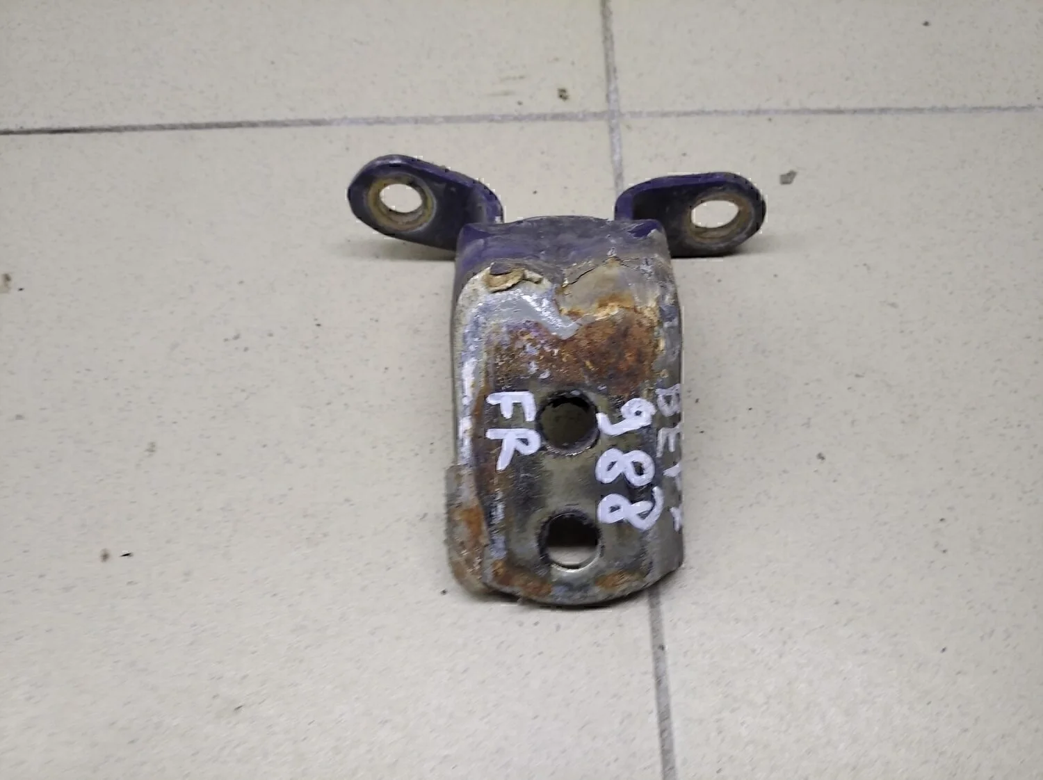 Петля двери Almera N16 2000-2006