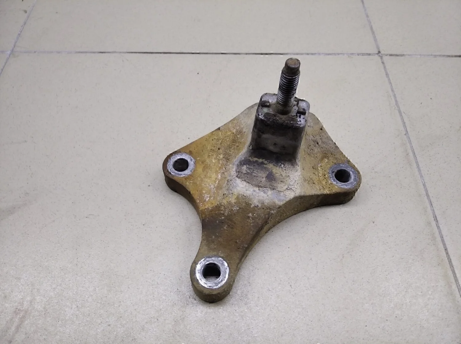 Кронштейн КПП Fusion 2002-2012