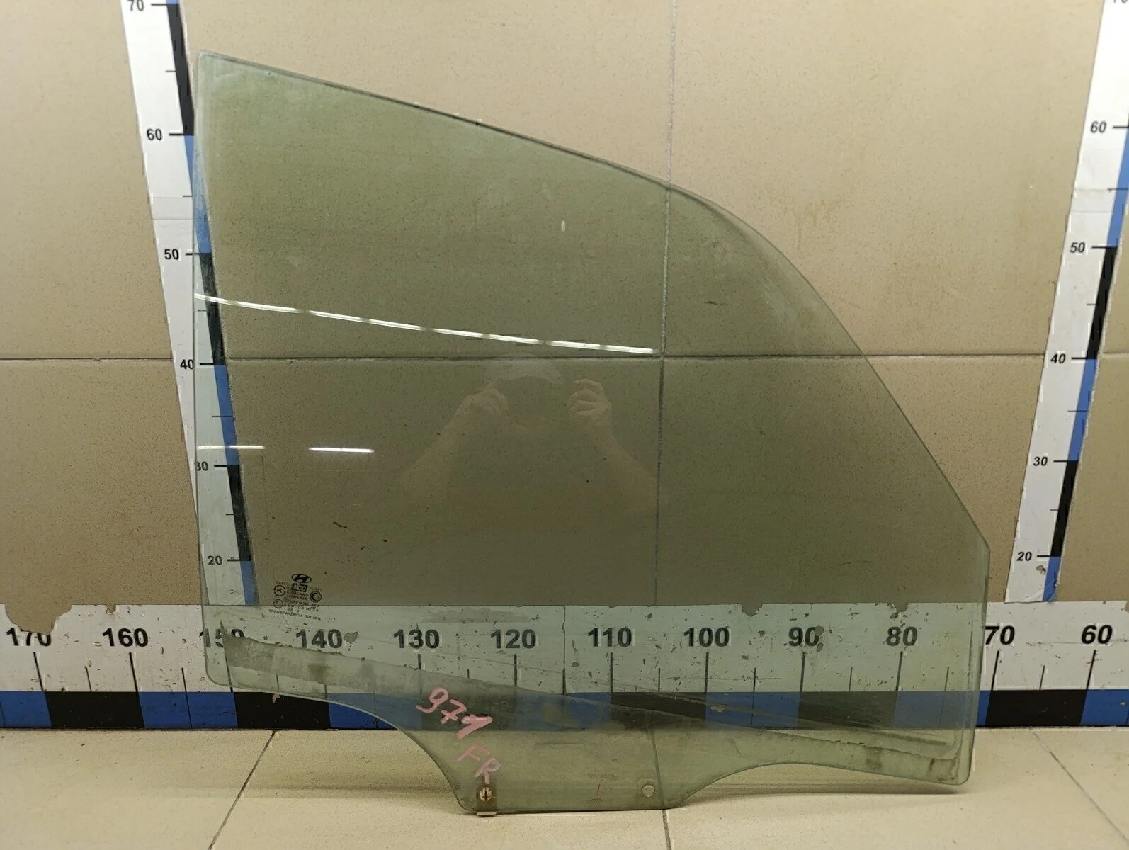 Стекло двери передней правой Terracan 2001-2007