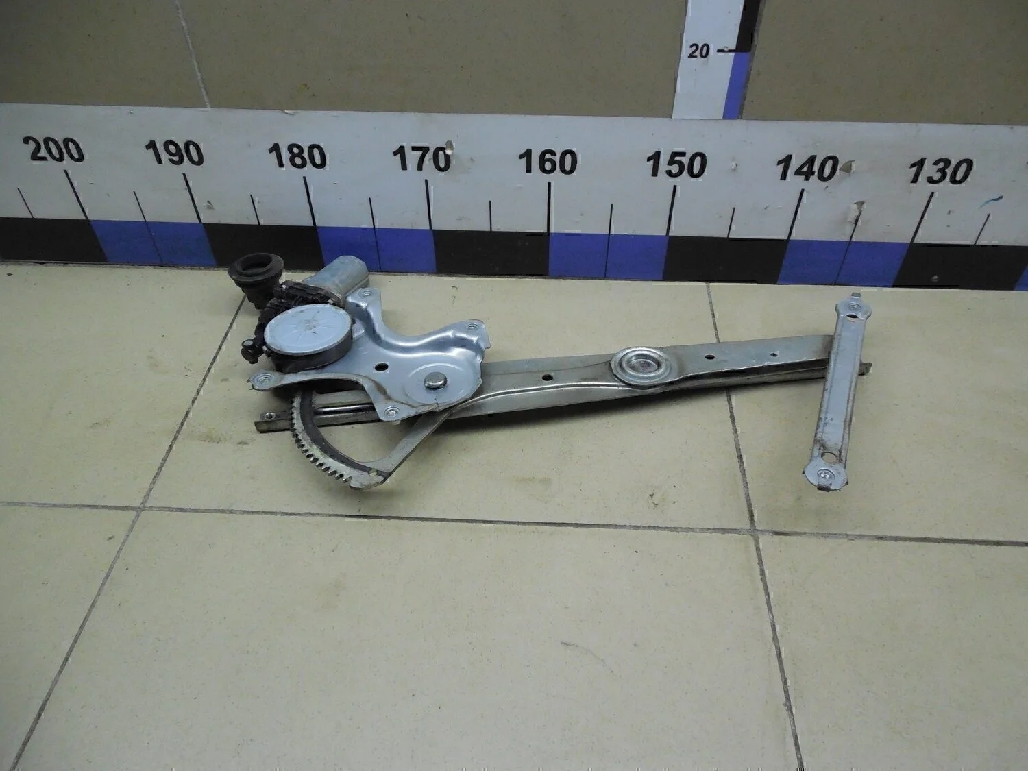 Стеклоподъемник электр. передний правый Corolla E15 2006-2013