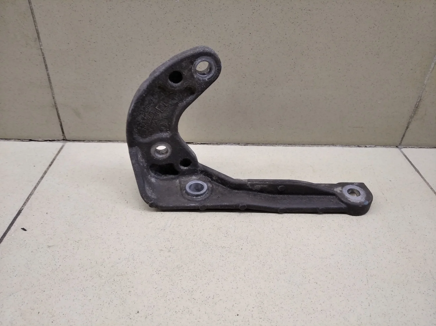 Кронштейн КПП Duster 2012>