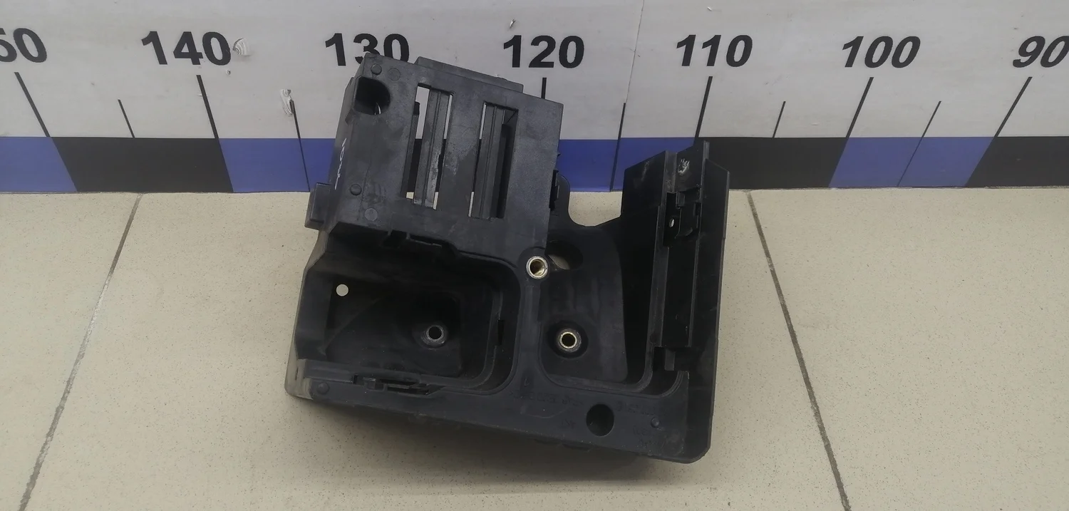 Кронштейн (сопут. товар) Passat [B6] 2005-2010