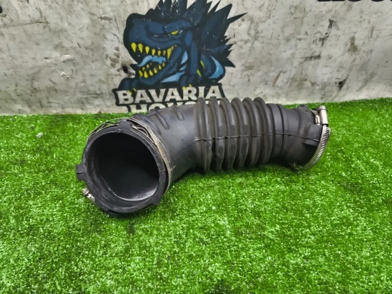 Патрубок воздушного фильтра Audi Q5 2011 06H129629E 8R CDN