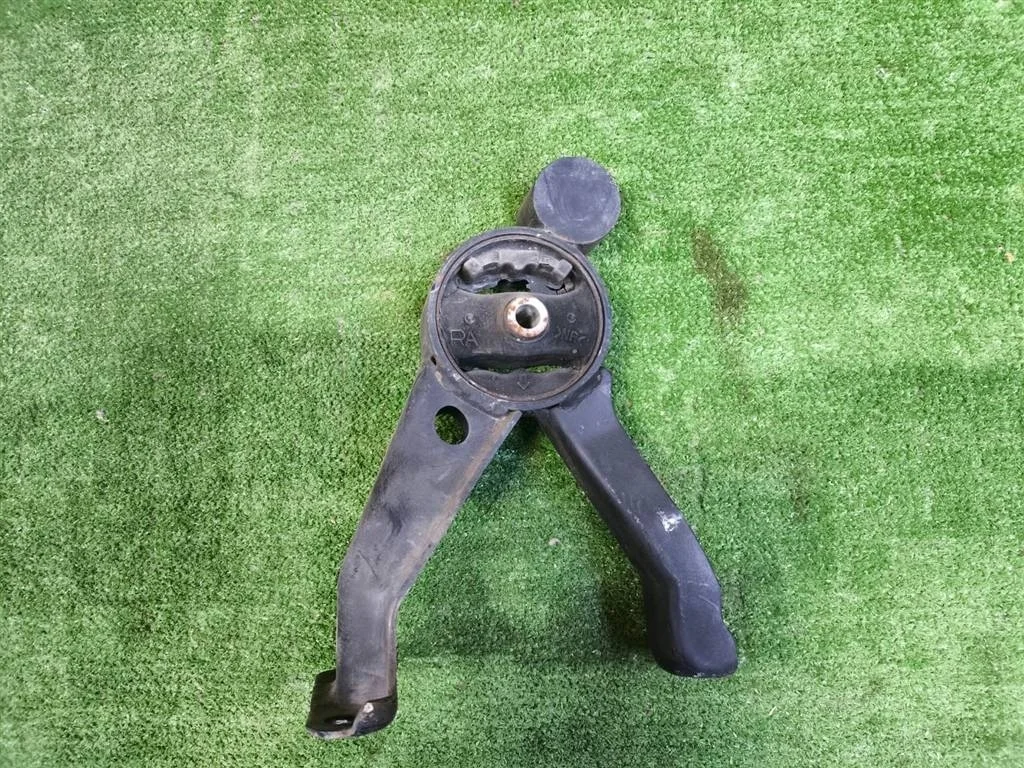 Б.у. опора двигателя MITSUBISHI GRANDIS NA4W MITSUBISHI GRANDIS NA4W