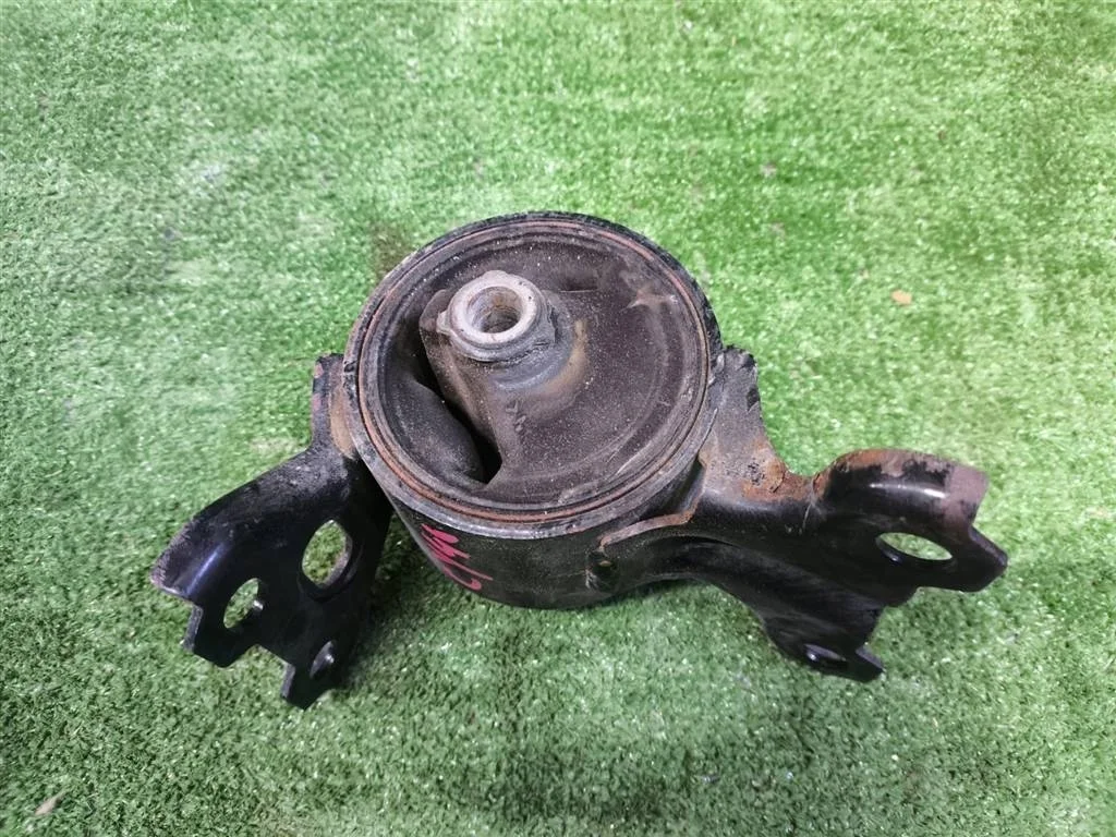 Б.у. опора двигателя MITSUBISHI LANCER CY4A MITSUBISHI LANCER CY4A