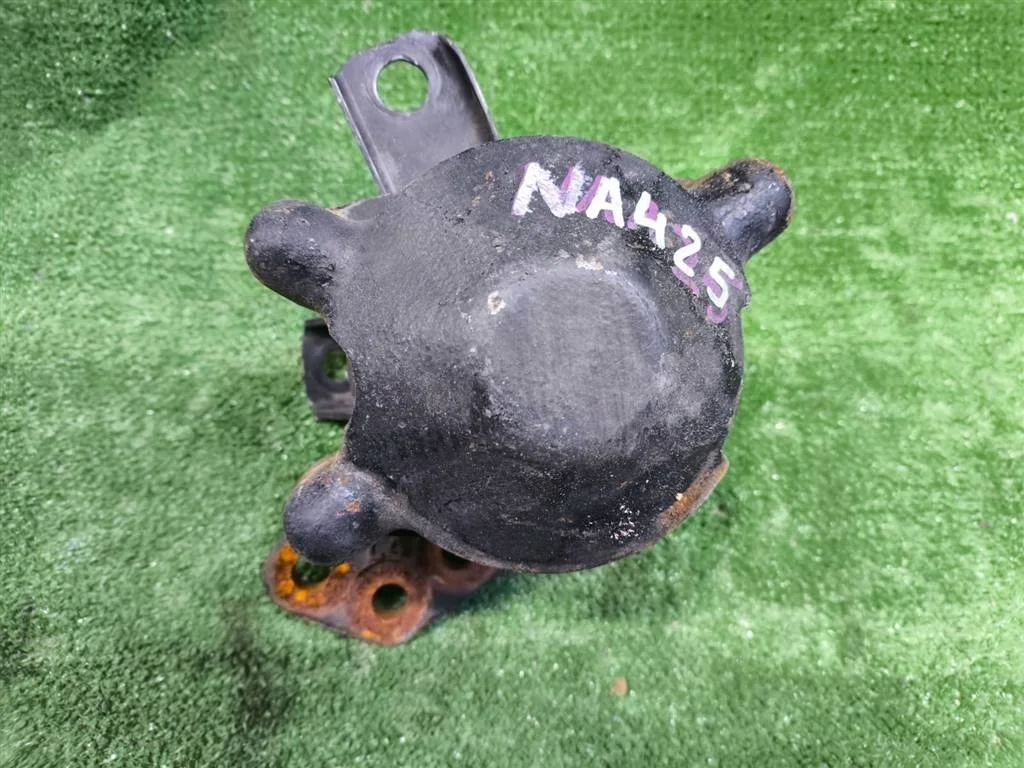 Б.у. опора двигателя MITSUBISHI GRANDIS NA4W MITSUBISHI GRANDIS NA4W