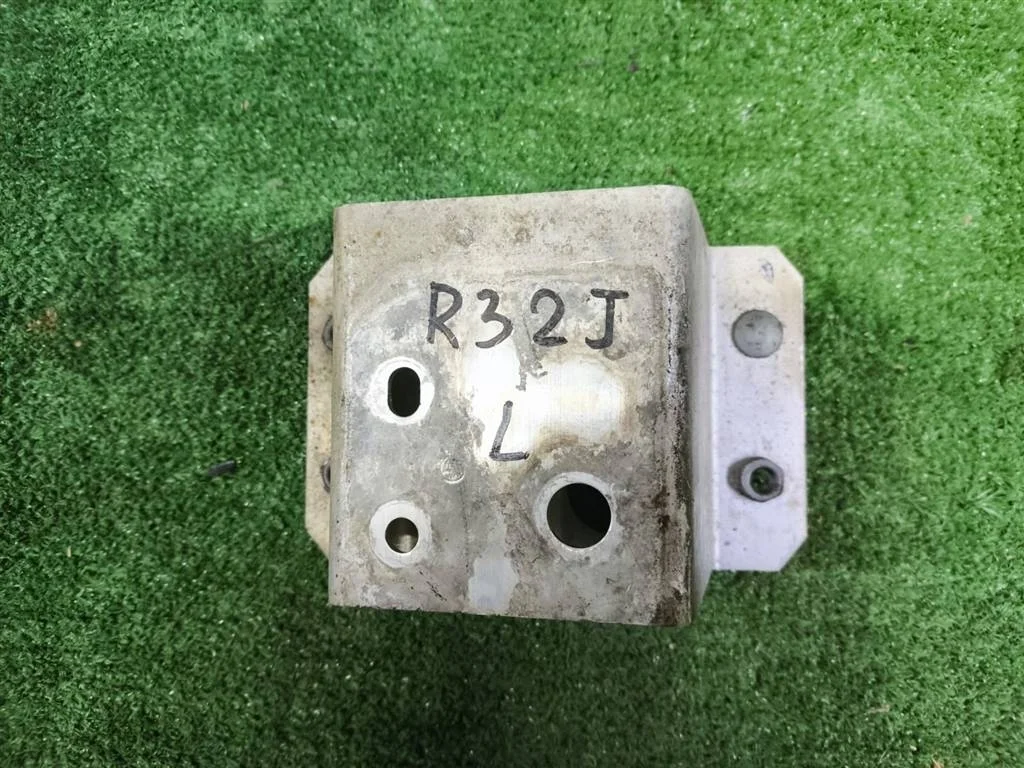 Б.у. кронштейн усилителя бампера зад TOYOTA RAV4 ACA30 TOYOTA RAV4 ACA30