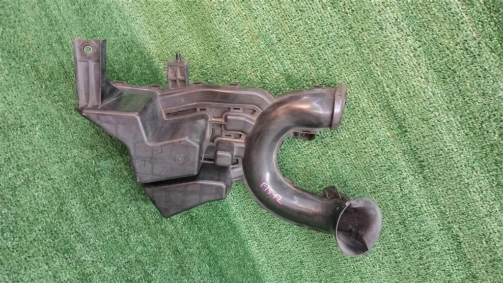 Б.у. резонатор воздушного фильтра NISSAN JUKE F15E NISSAN JUKE F15E