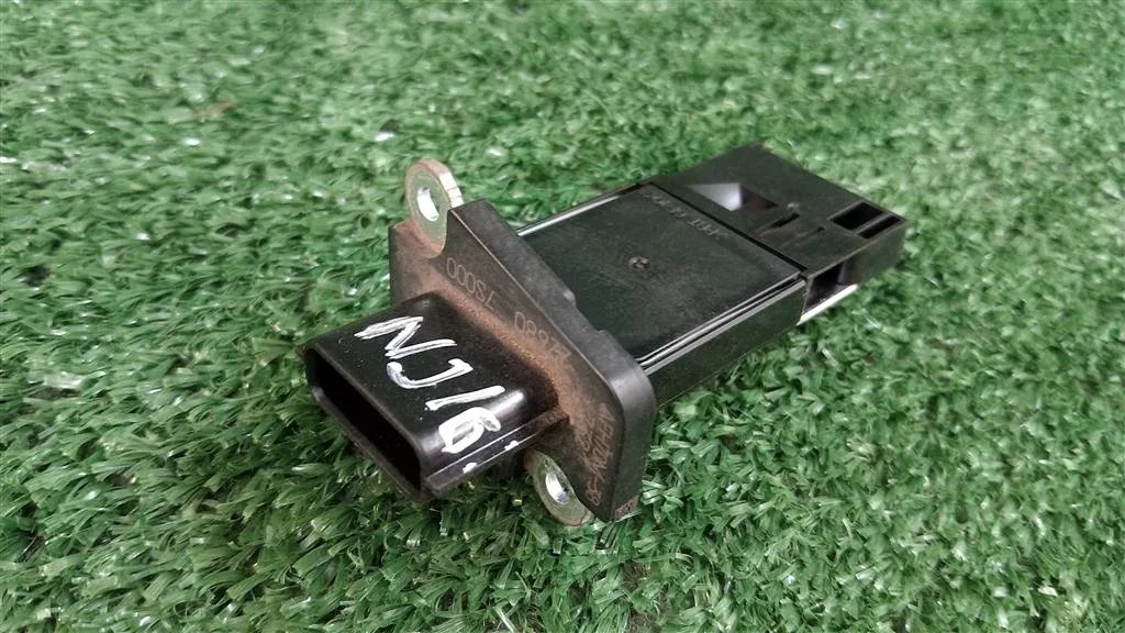 Б.у. датчик расхода воздуха/ дмрв NISSAN QASHQAI J10 NISSAN QASHQAI J10